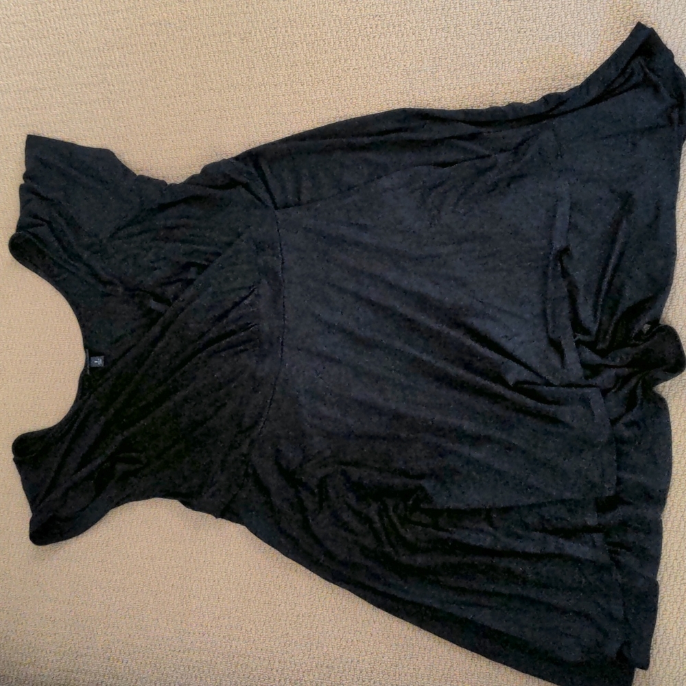 Super cute knee length Torrid 3x black wrap style dress